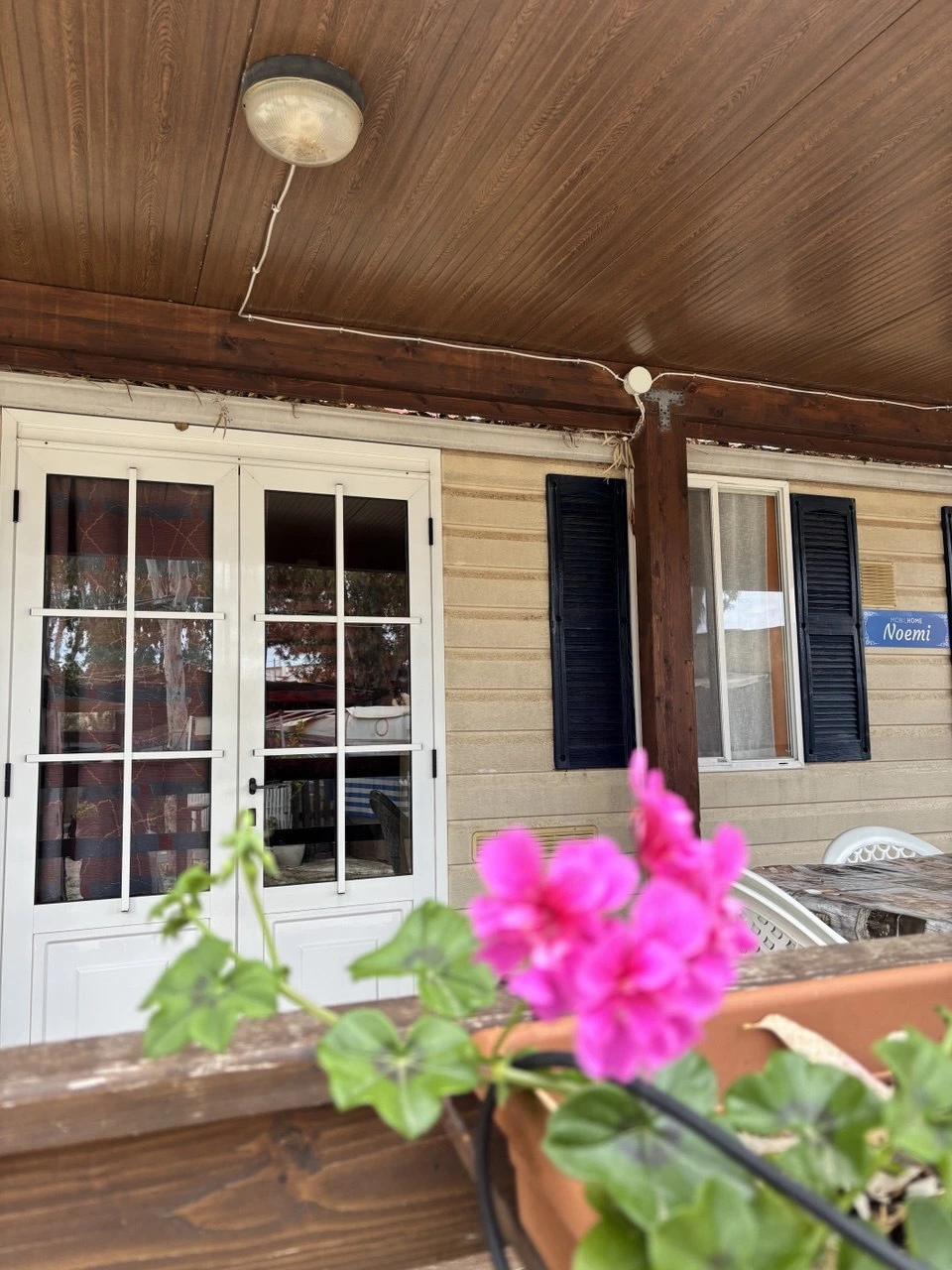 photo1